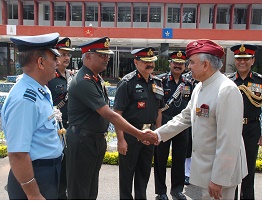 The Governor of Arunachal Pradesh Lt Gen (Retd) Nirbhay Sharma with senior officers of Defence Services Staff College, Wellington, Nilgiris in its campus on April 2015